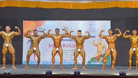 रायगड : बॅाडीबिल्डर स्पर्धेत सुभाष पुजारी यांनी पटकावले गोल्ड मेडल