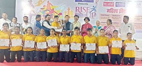 दै. ‘पुढारी’ आयोजित ‘राईज अप’ महिला कबड्डी स्पर्धा; राजमाता जिजाऊ संघाला विजेतेपद