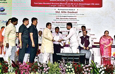 सीना नदीवर नवीन पूल उभारा ; आ.संग्राम जगताप यांची केंद्रीयमंत्री नितीन गडकरींकडे मागणी