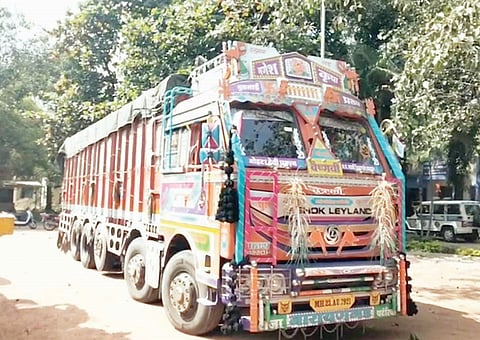 नगर : गुजरातला विक्रीस चाललेला रेशनिंगच्या 33 टन तांदळाचा ट्रक पकडला