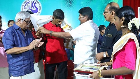 डोंबिवली : वर्ल्ड रेकॉर्ड करणाऱ्या विशाखचा केरलीयन समाजकडून सत्कार