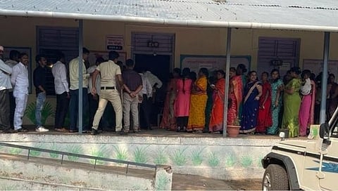 सांगली : आटपाडी तालुक्यात ग्रा.पं. निवडणुकीसाठी चुरशीने मतदान