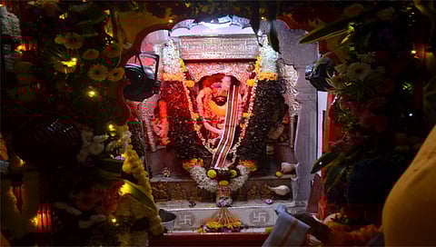 नाशिक : रविवार कारंजा येथील पुरातन एकमुखी दत्तमंदिर. (छाया : हेमंत घोरपडे)