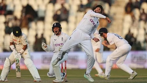 PAKvsENG 2nd Test : इंग्लंडची पाकिस्तानवर ऐतिहासिक विजयी आघाडी! 22 वर्षांनी जिंकली कसोटी मालिका