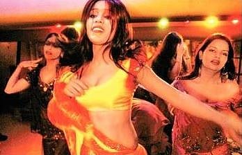 गोवा : कळंगुटला अकरा डान्सबारना टाळे