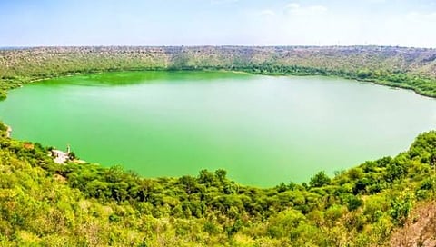 लोणार सरोवर