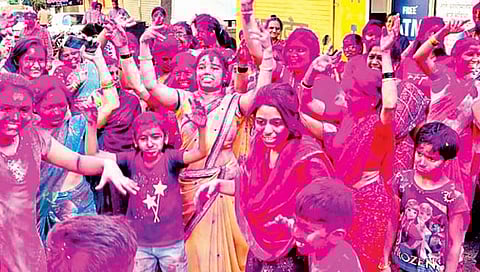 कोल्हापूर : विजयाचा जल्लोष; कहीं खुशी, कहीं गम