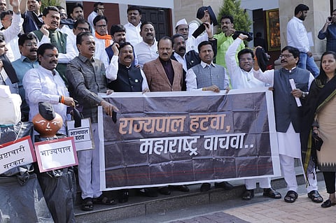 Nagpur Winter Session | महाराष्ट्राचे बुजगावणे हाकलून द्या, विरोधकांची घोषणाबाजी