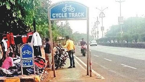 कोल्हापूर : सायकल ट्रॅकवरचा २५ लाखांचा खर्च गेला वाया