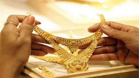 Gold Rate : यंदा सोने लुटताना बसेल खिशाला झळ; दर ६२ हजारांच्या नजीक