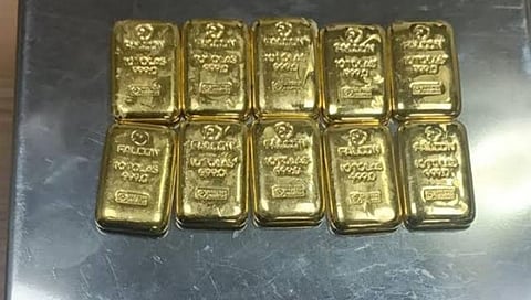 नाशिक: सोन्याची बिस्किटे विकायची असल्याचे सांगून दोघांना १० लाखांचा गंडा