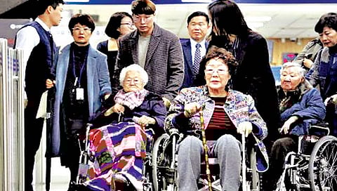 Japan : अपत्याला जन्म देणार्या दाम्पत्याला मिळणार तीन लाख