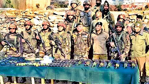 काश्मिरात पाकिस्तानी, चिनी शस्त्रांचा प्रचंड साठा हस्तगत