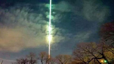 Meteorite : अमेरिकेतील सरोवरात कोसळली उल्का