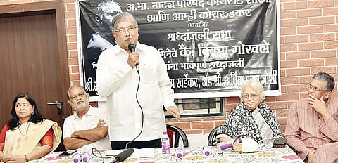 पुणे : विक्रम गोखले यांच्या नावे अध्यासन : पालकमंत्री चंद्रकांत पाटील यांचे आश्वासन