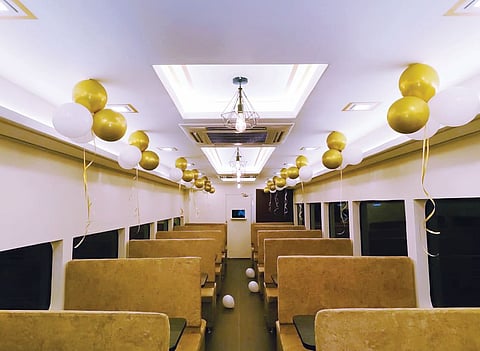 चिंचवड एक्सप्रेसमध्ये घ्या भोजनाचा आस्वाद; रेल्वेने उभारले स्थानकात स्क्रॅपमधून हॉटेल