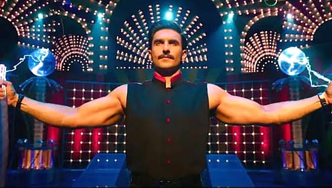 Cirkus : रणवीर बनला ‘इलेक्ट्रिक मॅन’; ‘सर्कस’ चा धमाकेदार ट्रेलर रिलीज