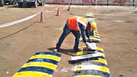 गतिरोधक,www.pudhari.news