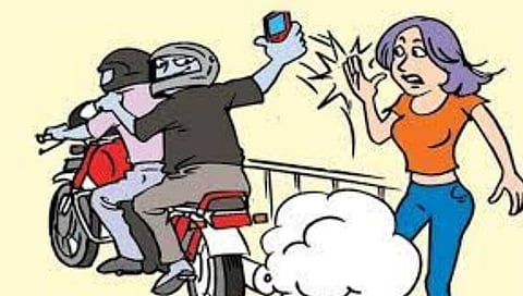 नाशिकमध्ये दुचाकीस्वार चोरटे मोकाट, अल्पवयीन मुलीकडील मोबाइल ओरबाडला
