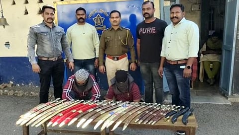 24 तलवारी जप्त,www.pudhari.news