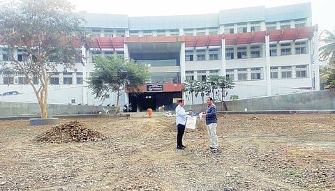 ई-लर्निंग शाळेची घंटा वाजणार कधी? सिंहगड रोड परिसरातील नागरिकांचा सवाल