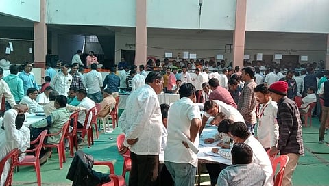 Gram Panchayat Election Results 2022 : बीड, केज तालुक्यात पाच फेऱ्यात मतमोजणी, पोस्टल मतमोजणी सुरू