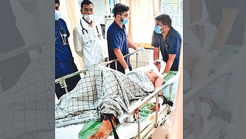 कोल्हापूर : विद्यार्थ्याला शिक्षा दिल्याने शिक्षकावर जीवघेणा हल्ला