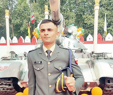 शेतकरीपुत्र सैन्य दल लेफ्टनंटपदी; सौरभ धातुंडे अवघ्या 23 व्या वर्षी उच्चपदावर विराजमान