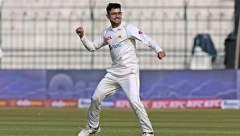 Pakistan Cricketer Abrar Ahmed : पाकिस्तानच्या अबरार अहमदने पदार्पणातच केली एैतिहासिक कामगिरी