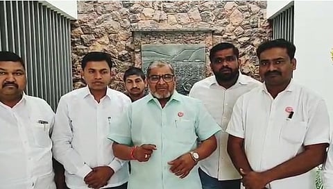 नाशिक : बिऱ्हाड मोर्चा काढून आंदोलनात सहभागी होण्याचे आवाहन करताना स्वाभिमानी शेतकरी संघटनेचे अध्यक्ष राजू शेट्टी.