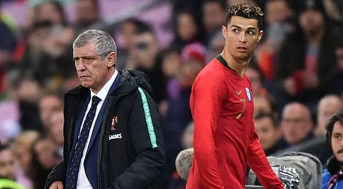 Fernando Santos : रोनाल्डोला कट्यावर बसवणा-या सँटोस यांचा राजीनामा! मोरिन्हो होणार पोर्तुगालचे नवे प्रशिक्षक