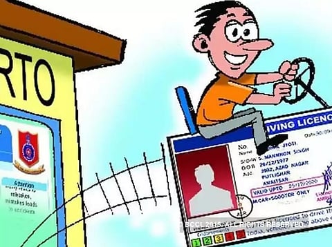 पुणे : स्मार्ट कार्डसाठी आरटीओत रांगा; 40 हजार नागरिकांना मिळेना आरसी बुक, पक्का परवाना