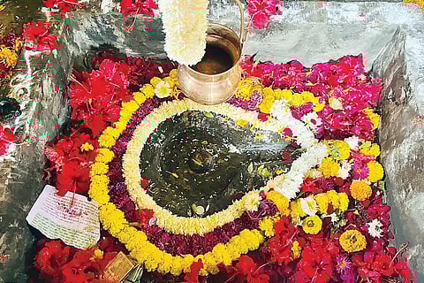 मुळशीतील सौंदर्यरत्न कैलासगडावरील शिवमंदिराचा जीर्णोद्धार