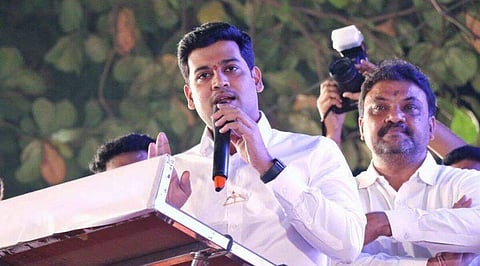 पुणे : शिंदे सरकार निर्णयांची अंमलबजावणीही करते : खासदार डॉ. श्रीकांत शिंदे यांचे प्रतिपादन