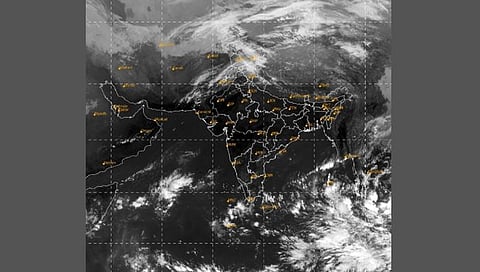 Weather Forecast : कोकण, मध्य महाराष्ट्रसह ‘या’ राज्यांना तुरळक पावसाचा इशारा