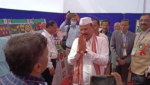 रत्नागिरी : पत्रकारांचा अवमान करणाऱ्या ‘त्या’ विद्यापीठ अधिकाऱ्यांना मंत्री अब्दुल सत्तार यांनी सुनावले