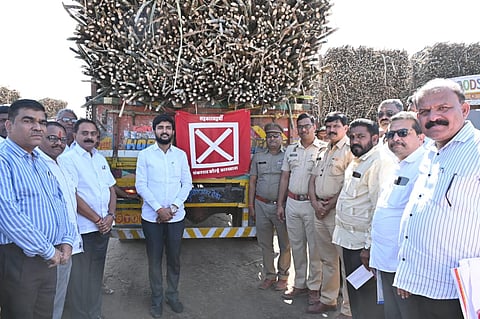 कोपरगाव : सहकारमहर्षी शंकरराव कोल्हे साखर कारखाना कार्यस्थळावर रस्ता सुरक्षा अभियान संपन्न