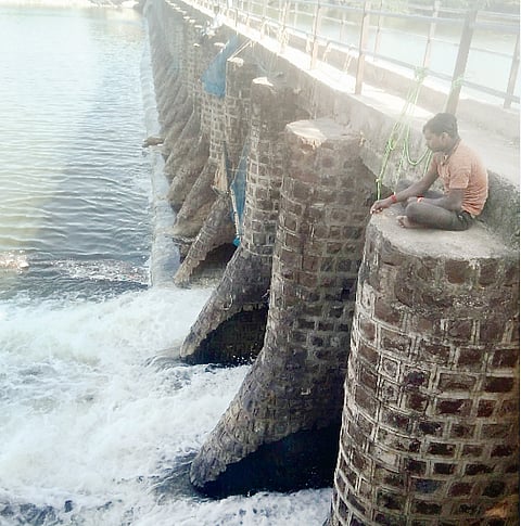 पुनतगाव बंधार्यासाठी नवीन फळ्या मंजूर ; पाणी गळतीला बसणार आळा