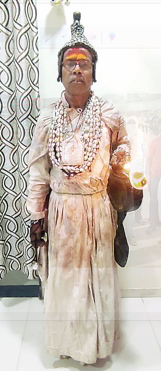 नगर : भोप्यांची गावोगावी भटकंती सुरू