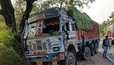 चंद्रपूर : बस-ट्रकच्या भीषण अपघातात तरुणी जागीच ठार