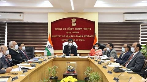 मास्कचा वापर करा : आरोग्यमंत्र्यांबरोबरील बैठकीनंतर नीती आयोगाचे सदस्य डॉ. पॉल यांची सूचना