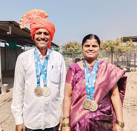 नगर : पन्नाशीतील दाम्पत्याची सुवर्ण भरारी ; राज्यस्तरीय चॅम्पियन्स स्पर्धेत दोघांनाही सुवर्णपदके