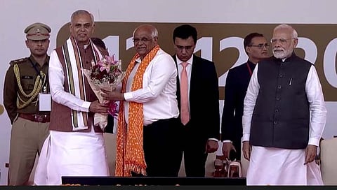 Gujarat CM oath ceremony | भूपेंद्र पटेल यांनी सलग दुसऱ्यांदा घेतली गुजरातच्या मुख्यमंत्रीपदी शपथ, पीएम मोदी, गृहमंत्री शहांची उपस्थिती