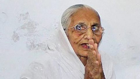 Heeraben Modi : पंतप्रधान मोदी यांना मातृशोक, अमित शहा यांच्यासह दिग्गजांनी वाहिली श्रद्धांजली