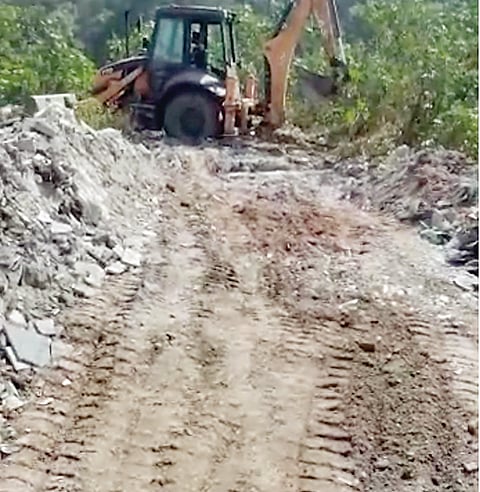 पिंपरी : स्मार्ट सिटीकडून गळती काढण्याचे काम सुरू
