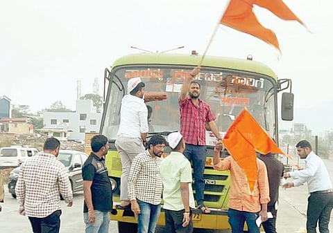 कर्नाटकची वाहने अडविली ; खेड-शिवापूर टोल नाक्यावरील घटना