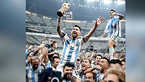 Lionel Messi Retirement : विश्वविजेता बनताच लियोनेल मेस्सीनं निवृत्तीचा निर्णय बदलला, म्हणाला…