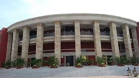 Winter Session : ‘महाराष्ट्राला धोका… मंत्र्यांना खोका’; विधानभवन परिसरात विरोधकांची जोरदार घोषणाबाजी