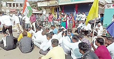 राहुरीतील बंदला जनतेचा उत्स्फूर्त प्रतिसाद