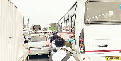 चाकणचे हायवे नागरिकांसाठी ठरताहेत डाय – वे